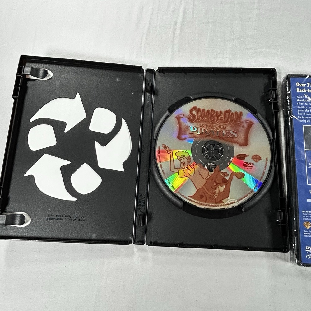 Warner Bros Scooby-Doo Pirates, Ghoul School, Legend Of The Vampire SEALED DVD - Picture 6 of 6